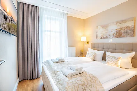 2. Schlafzimmer mit Doppelbett