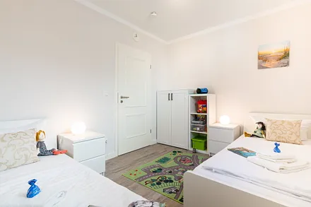 2. Schlafzimmer mit zwei Einzelbetten