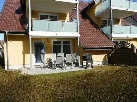 Terrasse und privater Garten