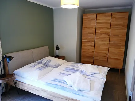 Schlafzimmer 2 mit Doppelbett 160 x 200 cm