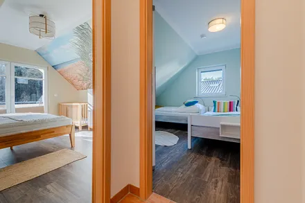 Blick in beide Schlafzimmer