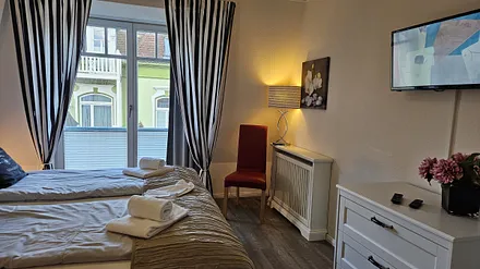 linkes Schlafzimmer schwarz/weiß