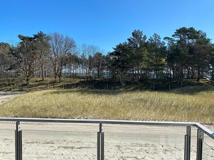 vom Wohnbereich aus gelangt man auf die 2 Terrassen die einmal zur Seeseite und zur Landseite ausgerichtet sind