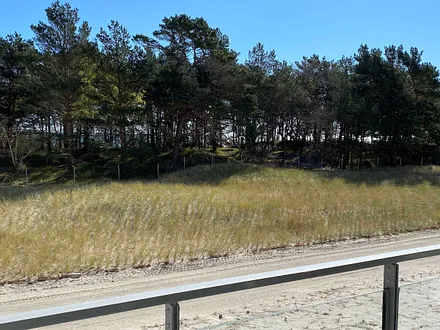 vom Wohnbereich aus gelangt man auf die 2 Terrassen die einmal zur Seeseite und zur Landseite ausgerichtet sind