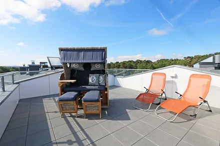 erstklassige, stilsichere Ausstattung mit 2 Balkonen (Seeseite) und Dachterrasse