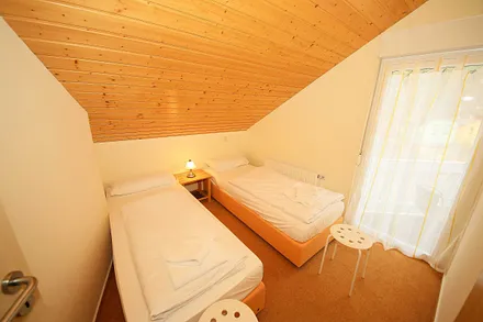 2. Schlafzimmer mit Einzelbetten