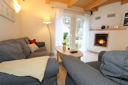 gemütliche Sitzecke mit Kamin