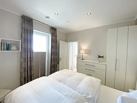 1. Schlafzimmer mit Doppelbett