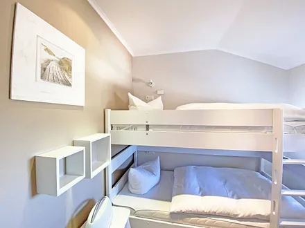 2. Schlafzimmer mit Doppelstockbett