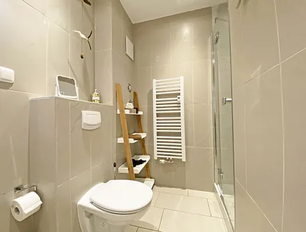 Badezimmer mit Waschbecken