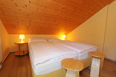 2. Schlafzimmer mit Doppelbett