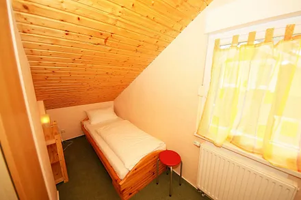 2. Schlafzimmer mit Einzelbetten