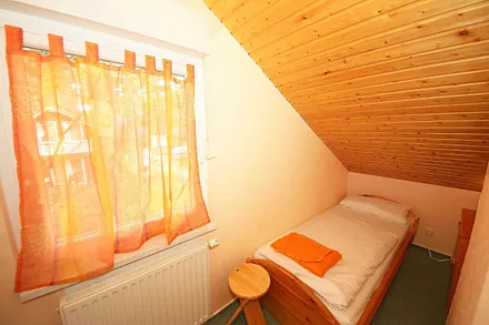 2. Schlafzimmer mit Einzelbetten