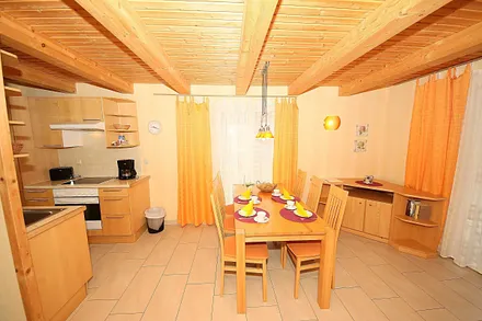 Esstisch für gemeinsames Essen