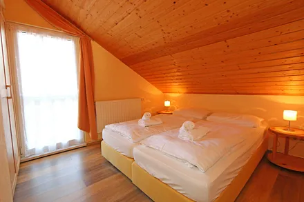 2. Schlafzimmer mit Doppelbett