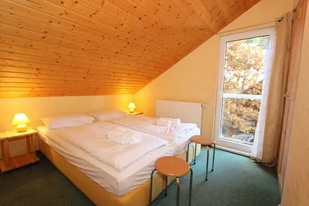 1. Schlafzimmer mit Doppelbett