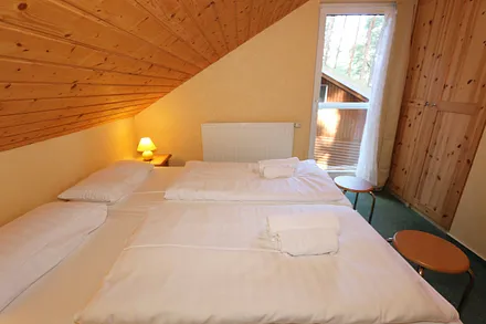 1. Schlazimmer mit Einbauschrank