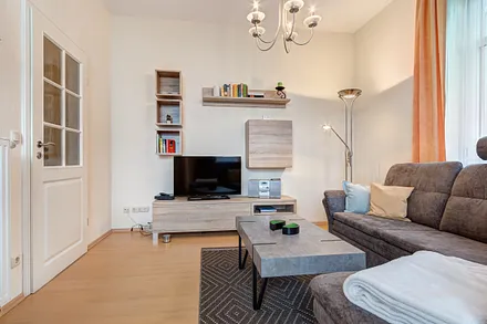 Flat-TV, Stereoanlage und gratis W-LAN