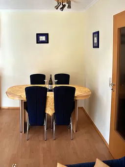 Essbereich Wohnraum mit Begrüßungsgetränk