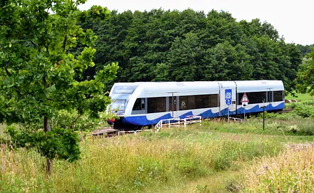 Usedomer Bäderbahn kurz vor Zempin