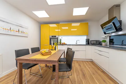 Küche mit Essbereich