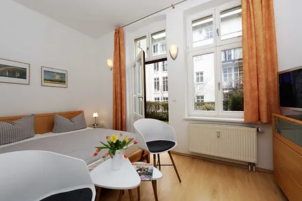 kombinierter Wohn-/ Schlafraum