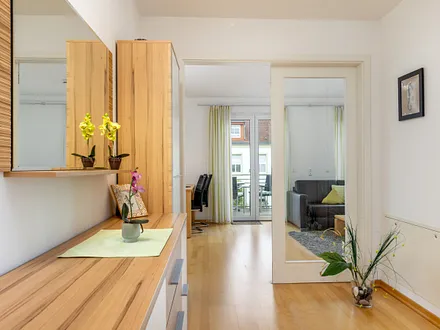 Der Flur mit Garderobe.