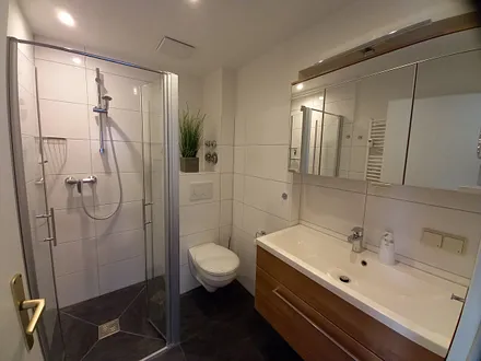 Bad mit ebenerdiger Dusche