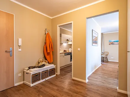 Der Flur mit Garderobe.