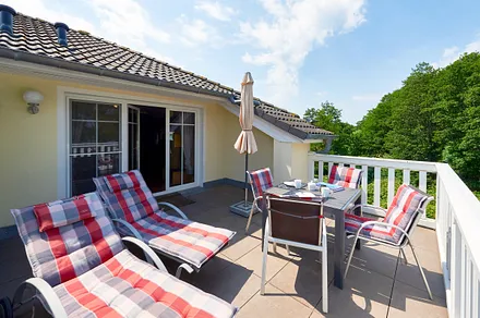 Balkon mit Sonnenliegen