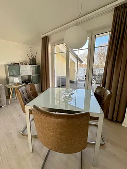 Essecke mit Blick auf den Schmachter See