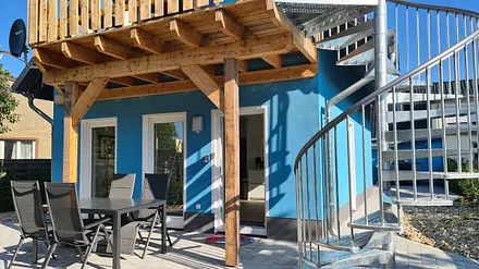 Aussenansicht mit Terrasse