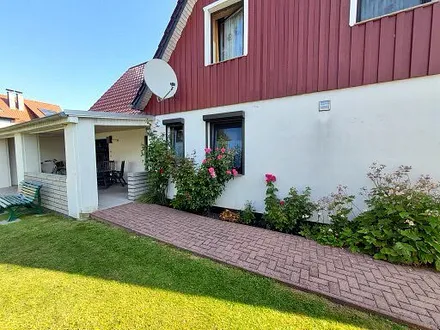 Eingang mit Terrasse