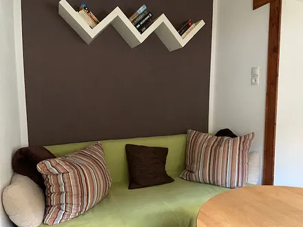 Separee/Wohnraum: Couch