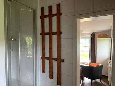 Bad/ Übergang zum Wohn-&Schlafbereich