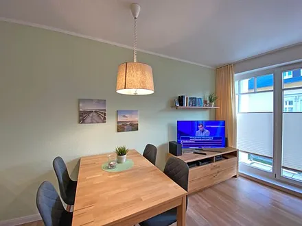 Esstisch mit Stühlen