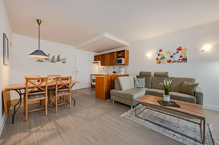 Wohnbereich mit offener Küchezeile