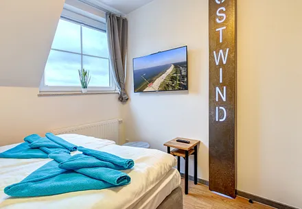 3. Schlafzimmer mit Boxspringbett