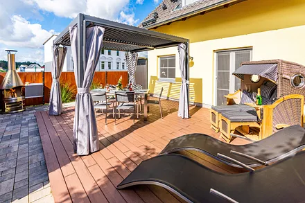 Terrasse mit Strandkorb