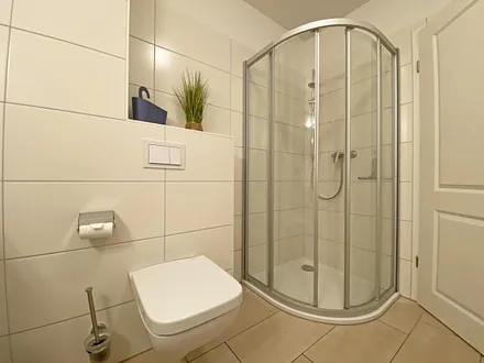 Badezimmer mit Dusche