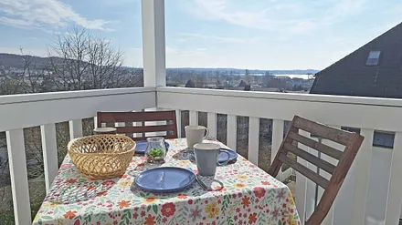Frühstück auf dem Balkon