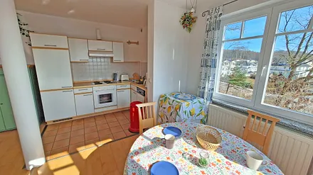 Esstische und Küche