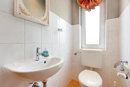 Das Gäste-WC im Erdgeschoss.