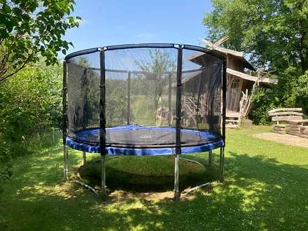 Das große Trampolin.