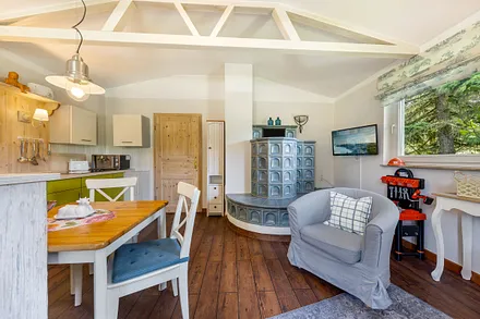 WLAN ist nicht in der Wohnung, aber am HotSpot auf dem Hof verfügbar.