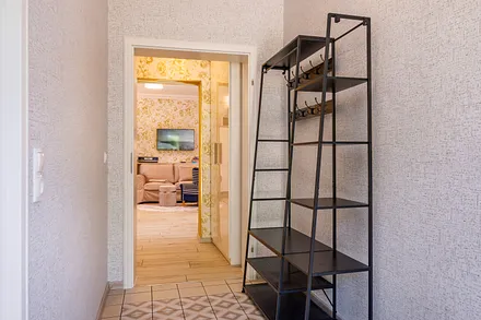 Der Flur mit Garderobe.
