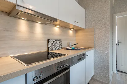 ... Geschirrspüler, Mikrowelle etc.