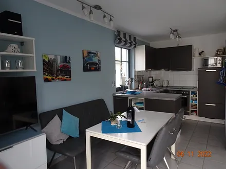 Küche mit angrenzendem Essbereich