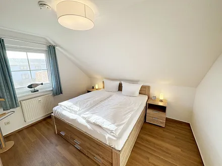 1. Schlafzimmer mit Doppelbett
