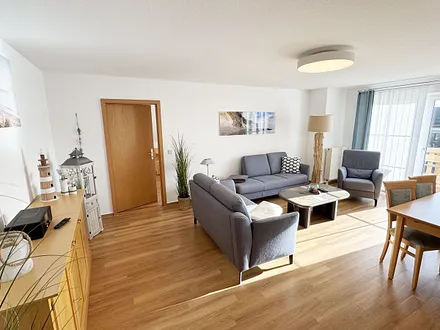 gemütlicher Wohnbereich mit Kommode